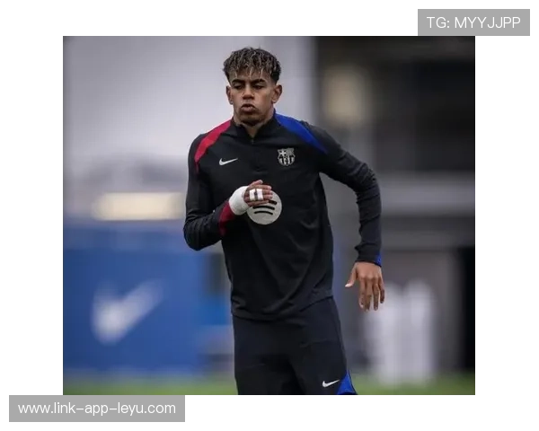 巴萨亚马尔连过数人送出世界级直塞